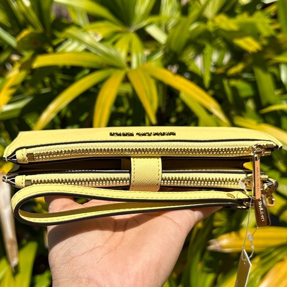 Michael Kors Jet Set Large Chain Tote Bag + Double Zip Wallet Black Yellow - Picture 16 of 16